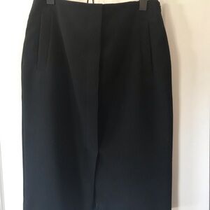 Banana Republic Classic Black Pencil Skirt welted front pockets - size 4
